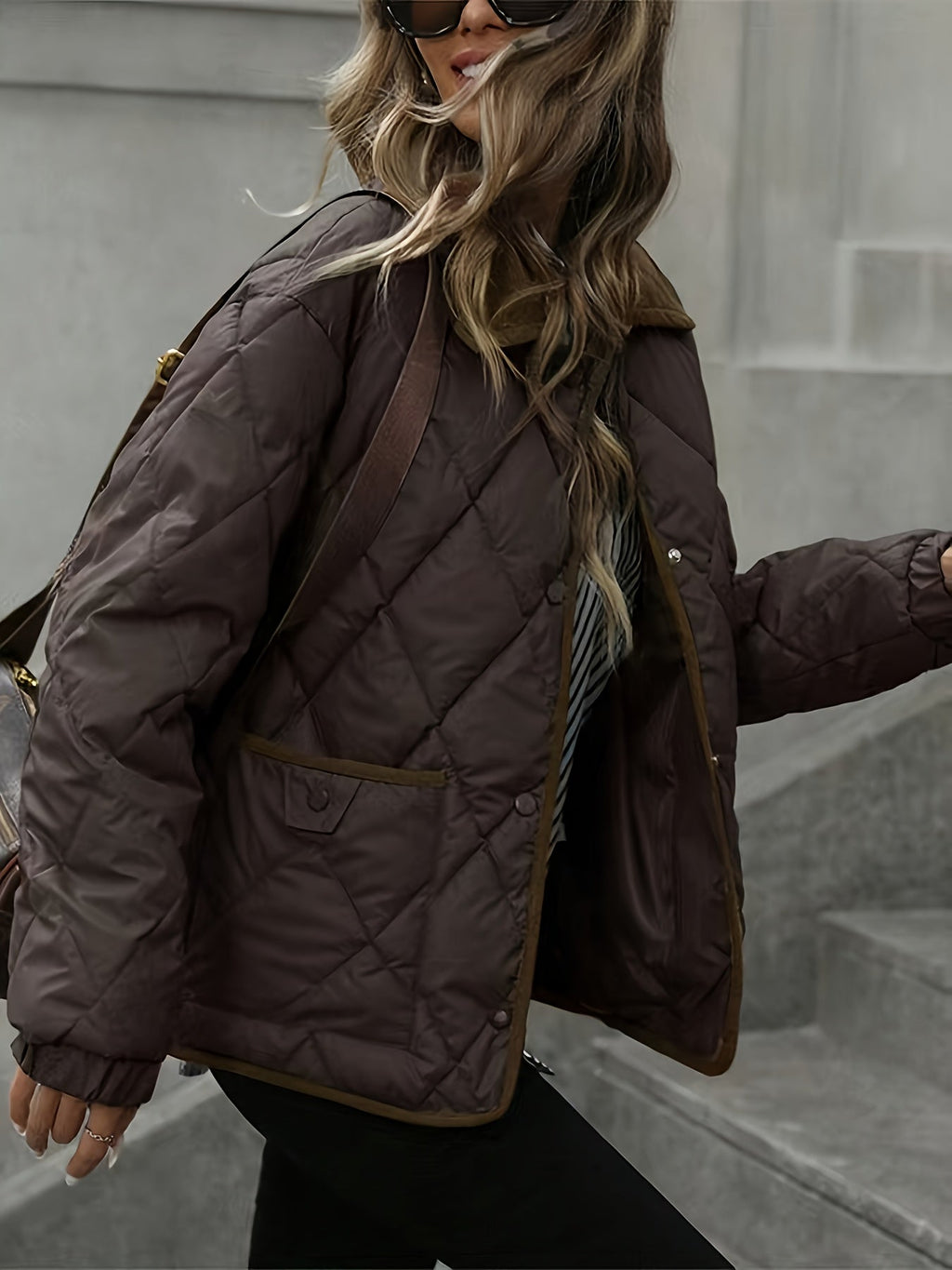 Jacke Damen mit Steppmuster und praktischen Taschen - J&B - 4 - Jasminaboutique.com