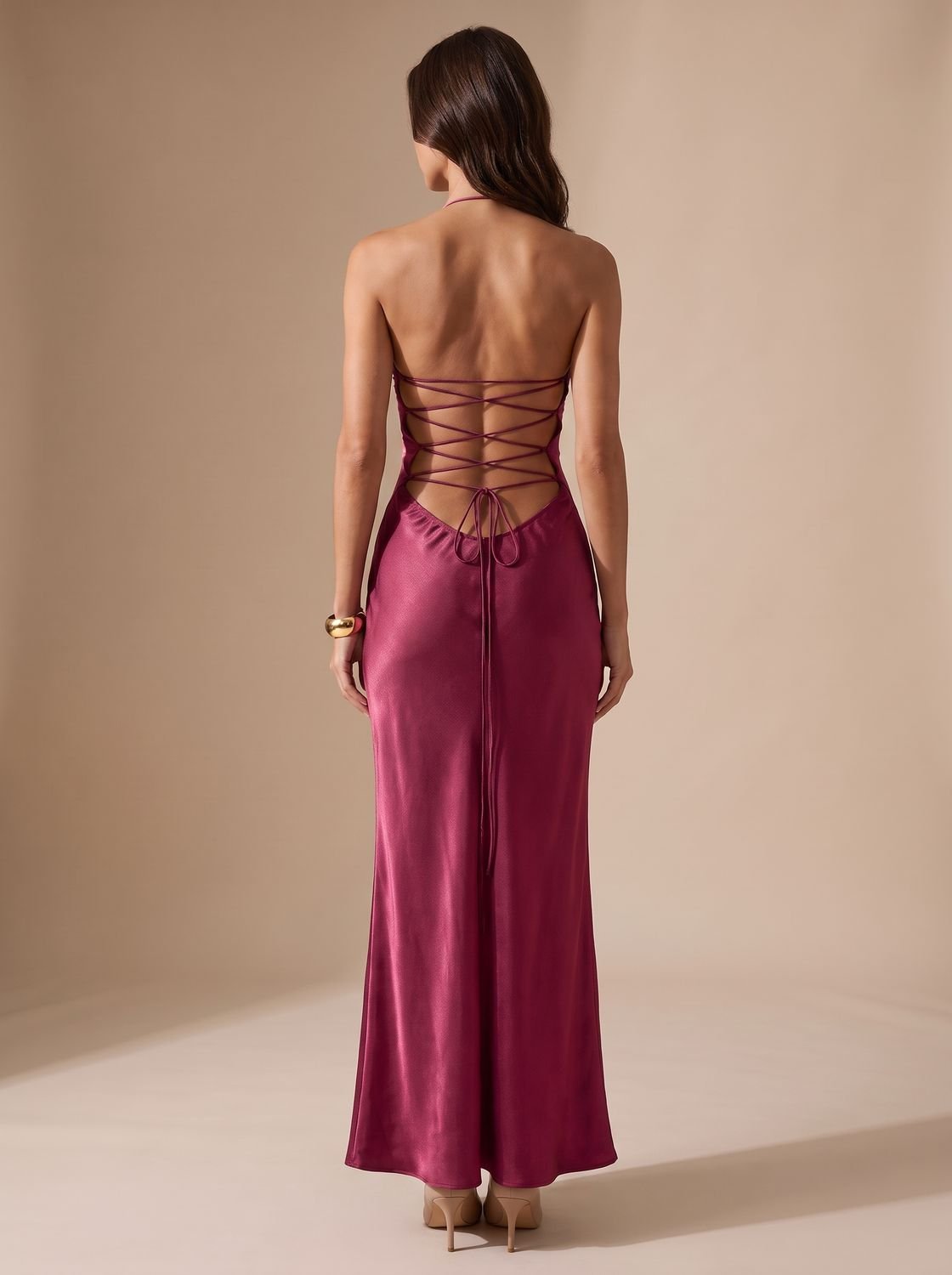 Maxikleid Damen mit Halterneck und eleganten Details - J&B - 3 - Jasminaboutique.com