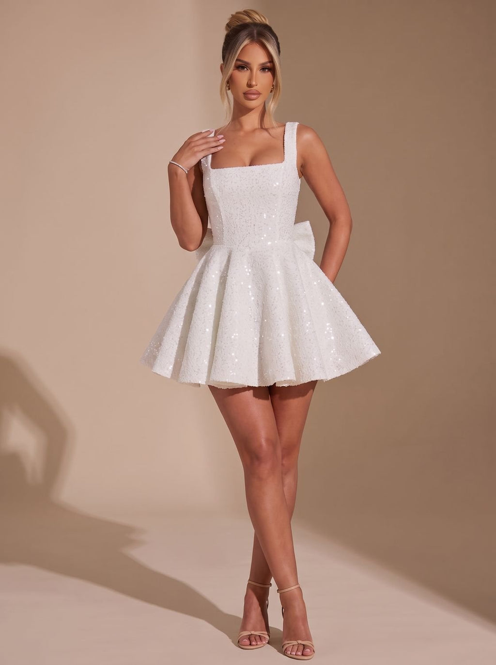 Kleid Damen mit weitem Schnitt und dekorativem Detail - J&B - 12 - Jasminaboutique.com