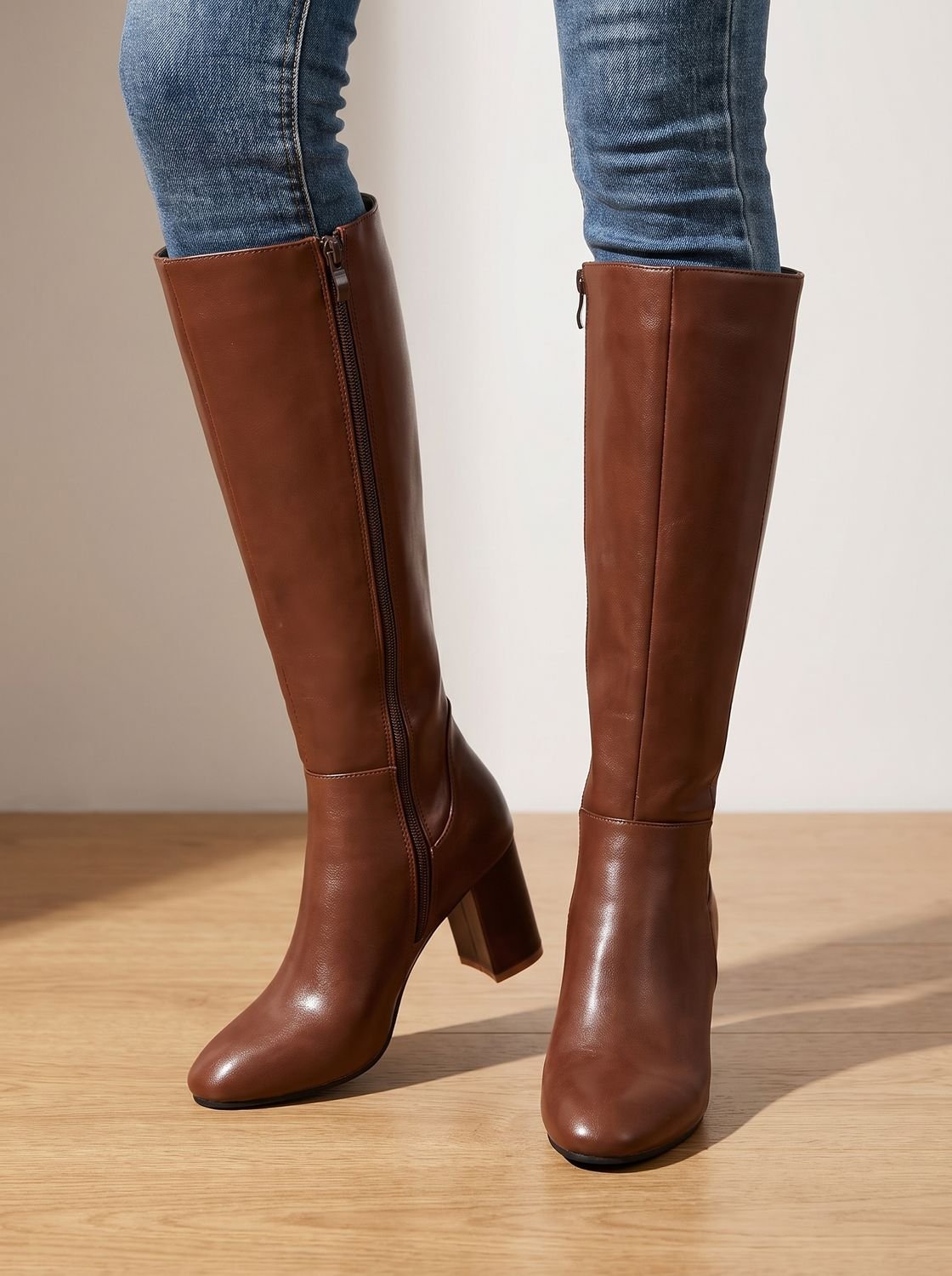 Stiefel Damen - Eleganter Schnitt mit Blockabsatz - J&B - 1 - Jasminaboutique.com