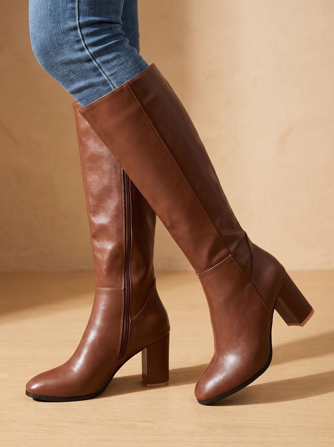 Stiefel Damen - Eleganter Schnitt mit Blockabsatz - J&B - 6 - Jasminaboutique.com