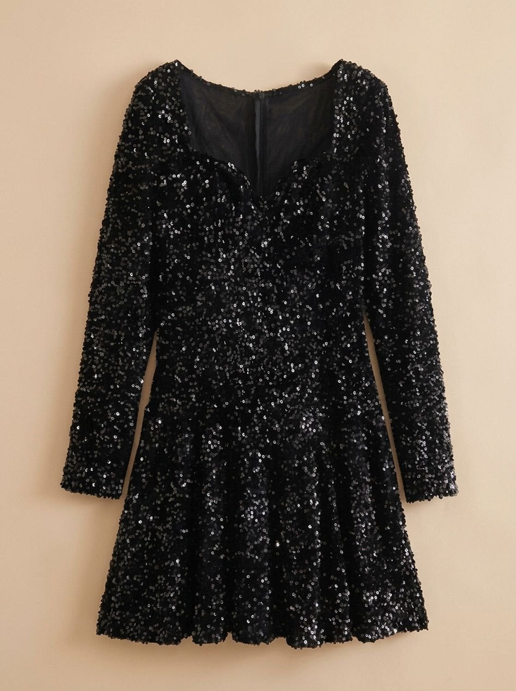 Mini Kleid Damen mit Puffärmeln und Herz-Ausschnitt - J&B - 5 - Jasminaboutique.com