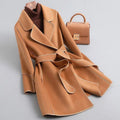Trench Coat Damen mit Gürtel und elegantem Schnitt - J&B - 1 - Jasminaboutique.com