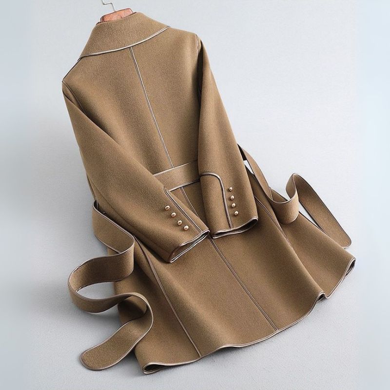 Trench Coat Damen mit Gürtel und elegantem Schnitt - J&B - 3 - Jasminaboutique.com