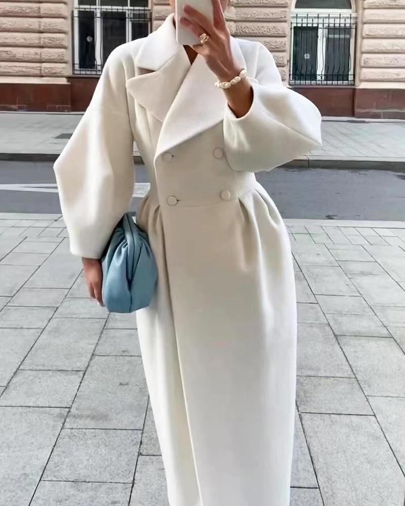 Trench Coat Damen mit elegantem Schnitt und markanten Details - 1 - Jasminaboutique.com