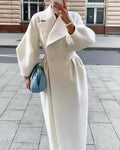 Trench Coat Damen mit elegantem Schnitt und markanten Details - 1 - Jasminaboutique.com