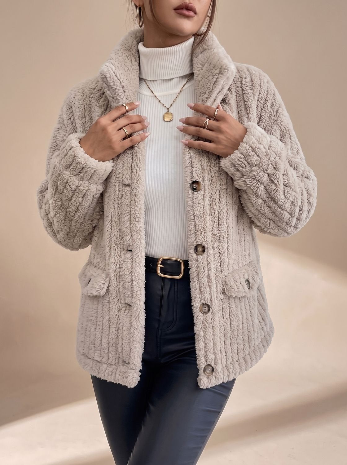Jacke Damen mit Knopfleiste und praktischen Taschen - 5 - Jasminaboutique.com