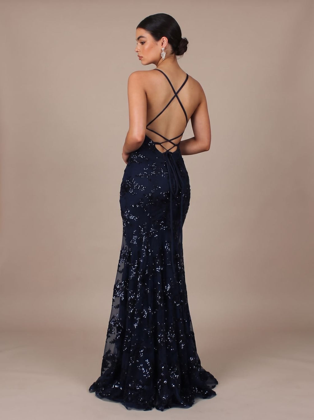 Maxikleid Damen mit tiefem V-Ausschnitt und Rückenausschnitt - 3 - Jasminaboutique.com