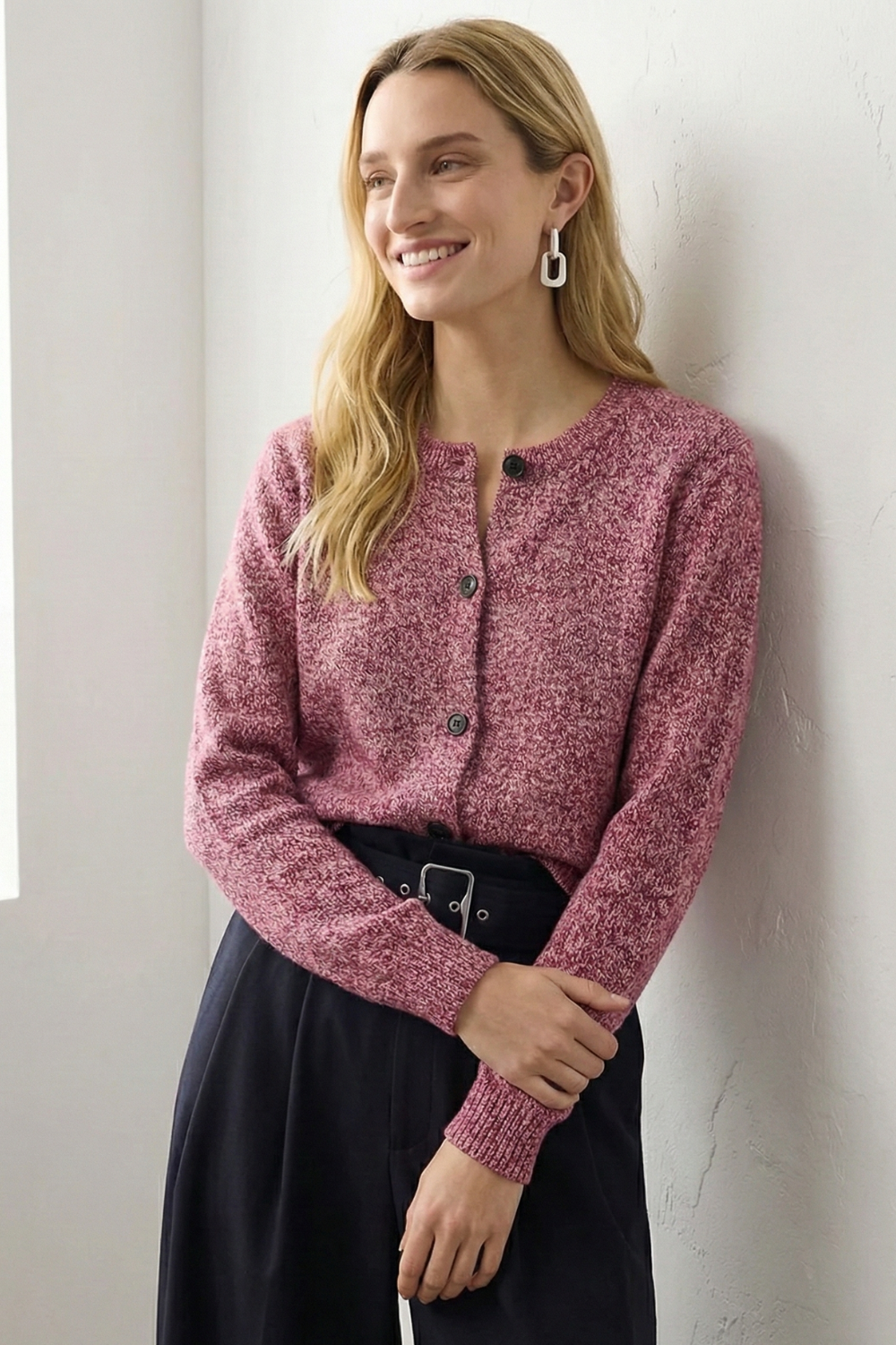 Cardigan Damen mit Rundhalsausschnitt und Knopfleiste - 2 - Jasminaboutique.com