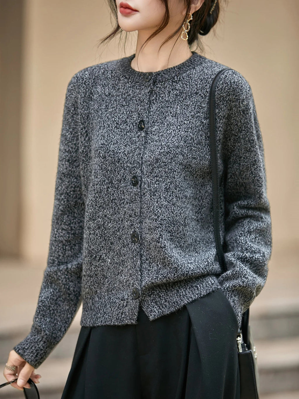 Cardigan Damen mit Rundhalsausschnitt und Knopfleiste - 9 - Jasminaboutique.com