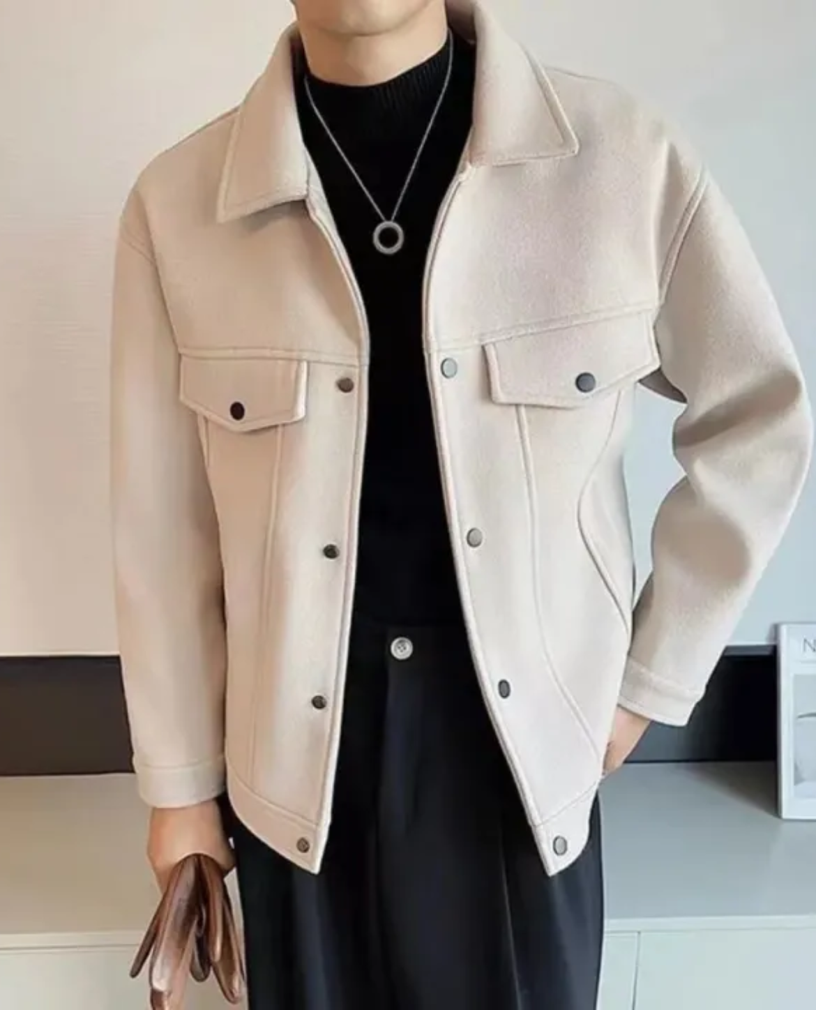 Jacke Damen mit strukturiertem Schnitt und praktischen Taschen - 2 - Jasminaboutique.com