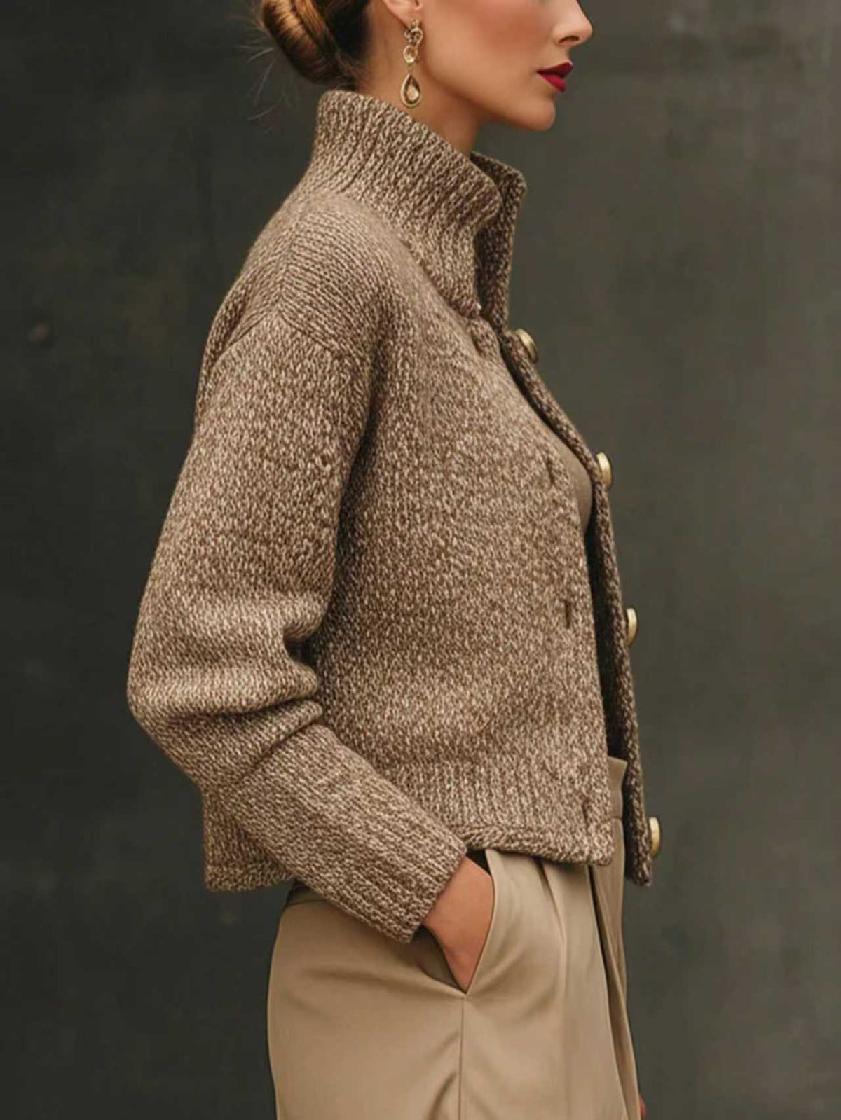 Jacke Damen - Tailliert mit Stehkragen und Knopfdetails - 3 - Jasminaboutique.com