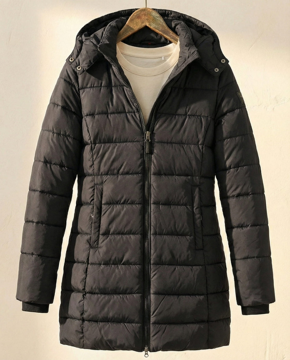 Puffer-Jacke Damen mit Kapuze und tailliertem Schnitt - 6 - Jasminaboutique.com