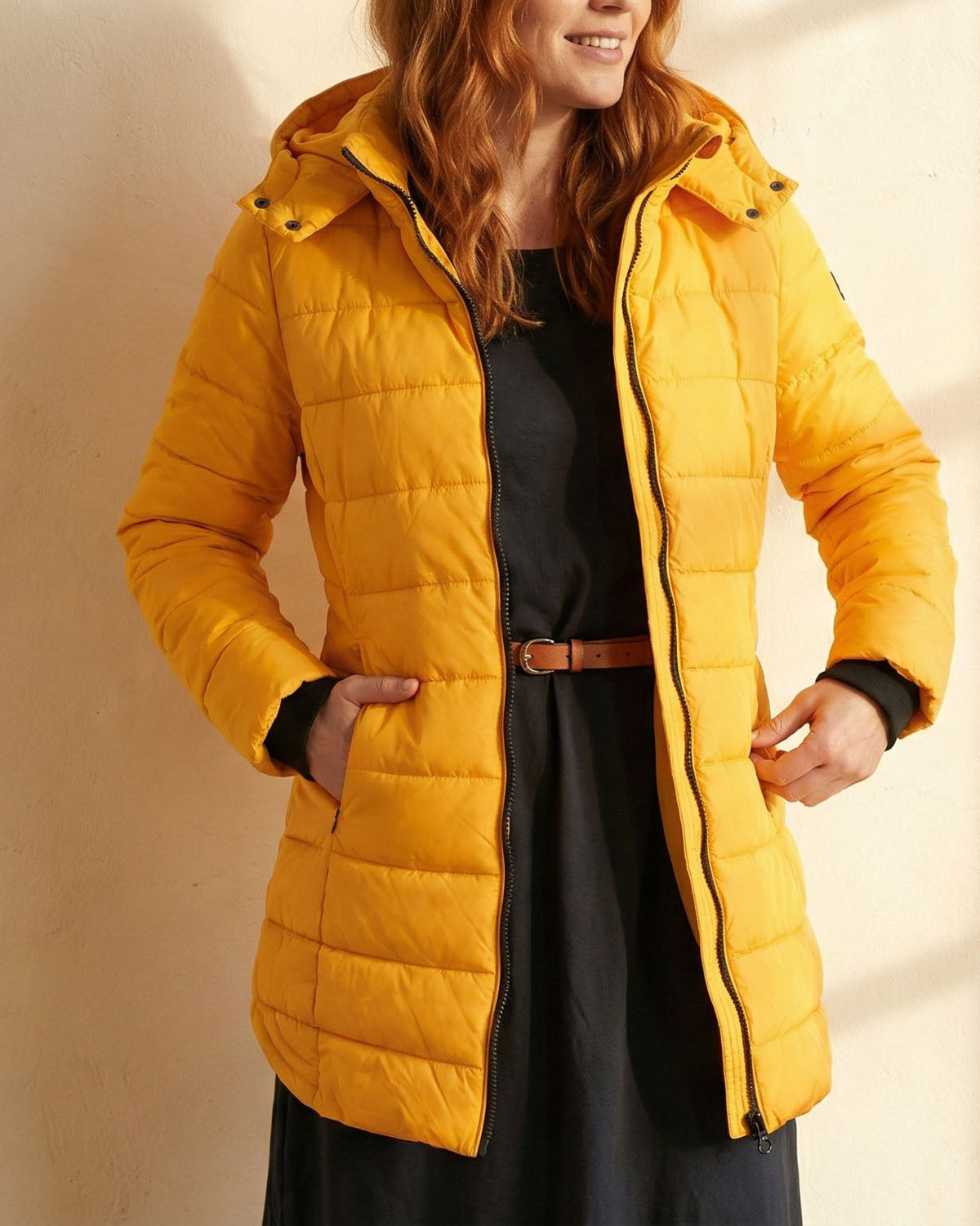 Puffer-Jacke Damen mit Kapuze und tailliertem Schnitt - 8 - Jasminaboutique.com