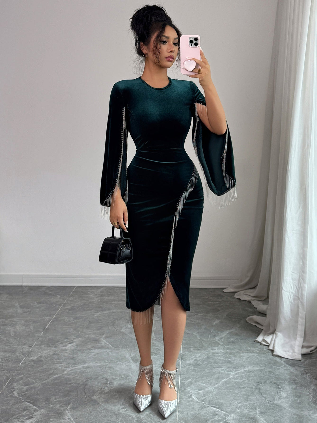 Midi Kleid Damen mit Wickeloptik und Fransen - 1 - Jasminaboutique.com