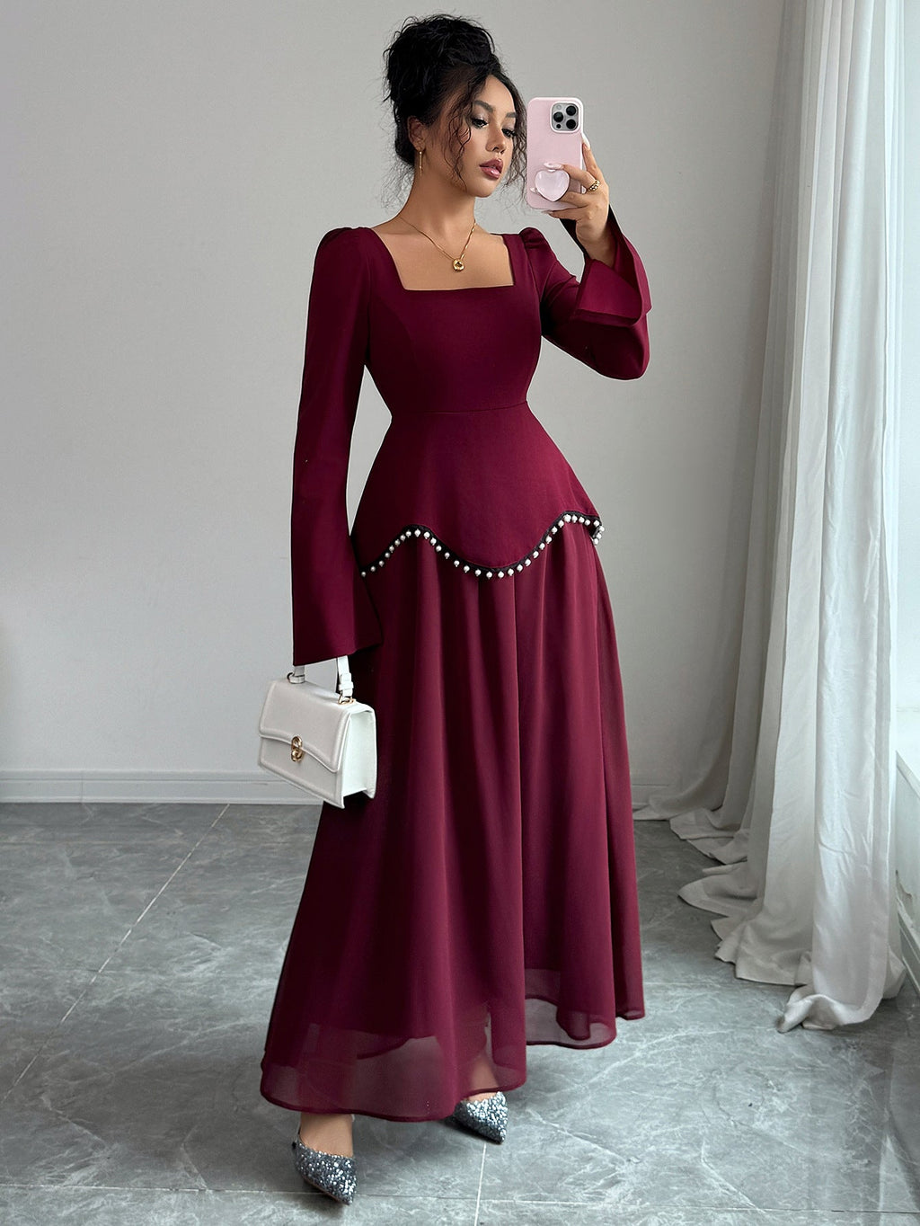 Maxikleid Damen mit quadratischem Ausschnitt und Glockenärmeln - 1 - Jasminaboutique.com