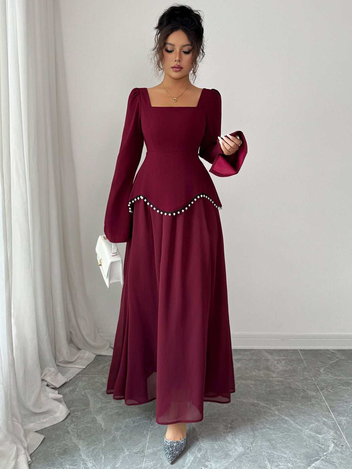Maxikleid Damen mit quadratischem Ausschnitt und Glockenärmeln - 3 - Jasminaboutique.com
