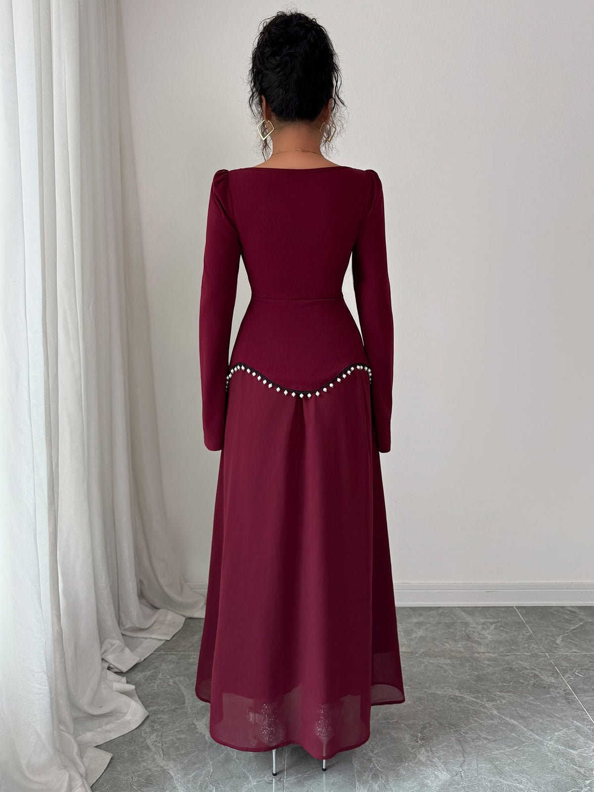 Maxikleid Damen mit quadratischem Ausschnitt und Glockenärmeln - 5 - Jasminaboutique.com