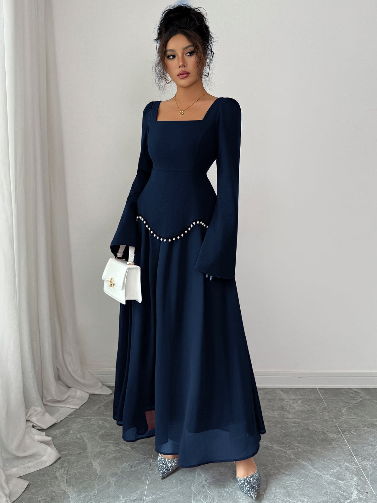 Maxikleid Damen mit quadratischem Ausschnitt und Glockenärmeln - 6 - Jasminaboutique.com