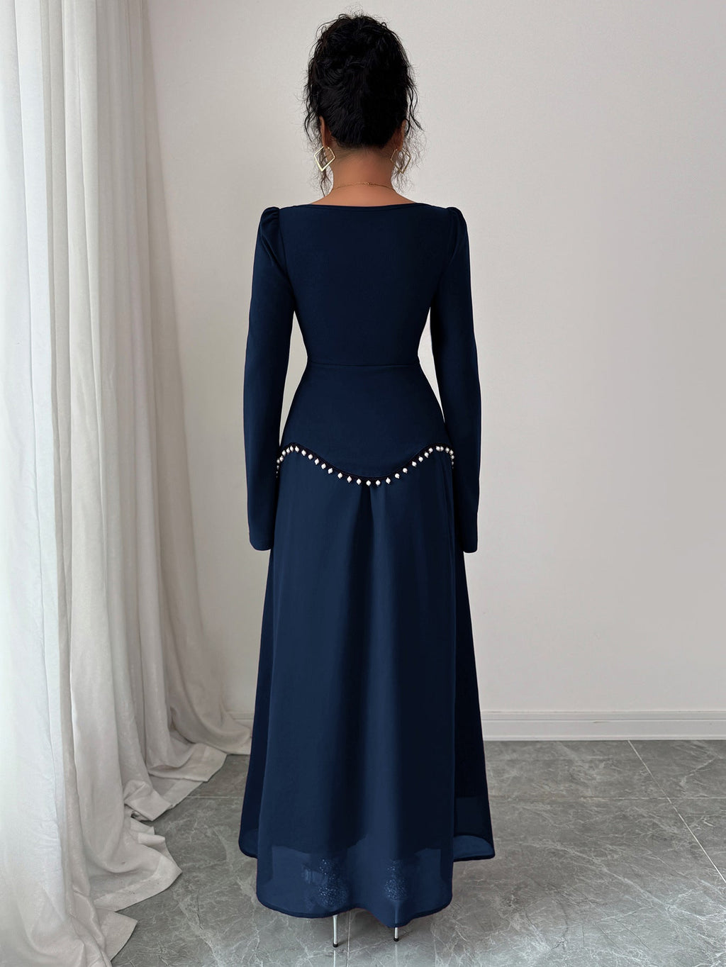 Maxikleid Damen mit quadratischem Ausschnitt und Glockenärmeln - 8 - Jasminaboutique.com