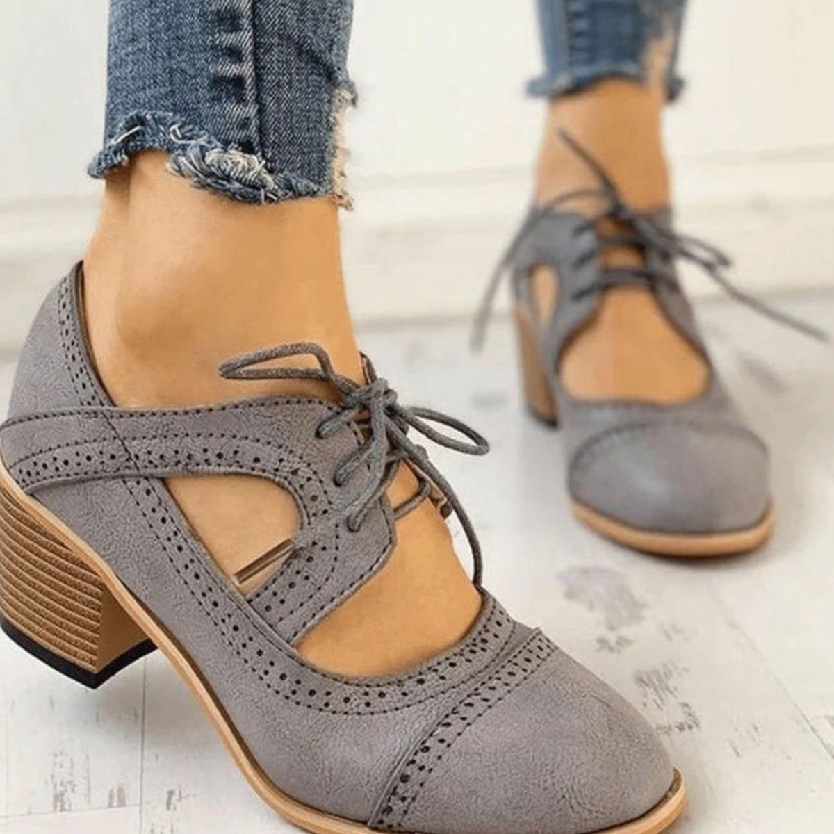 Block Heels Damen mit Schnürung und Brogue-Details - 6 - Jasminaboutique.com