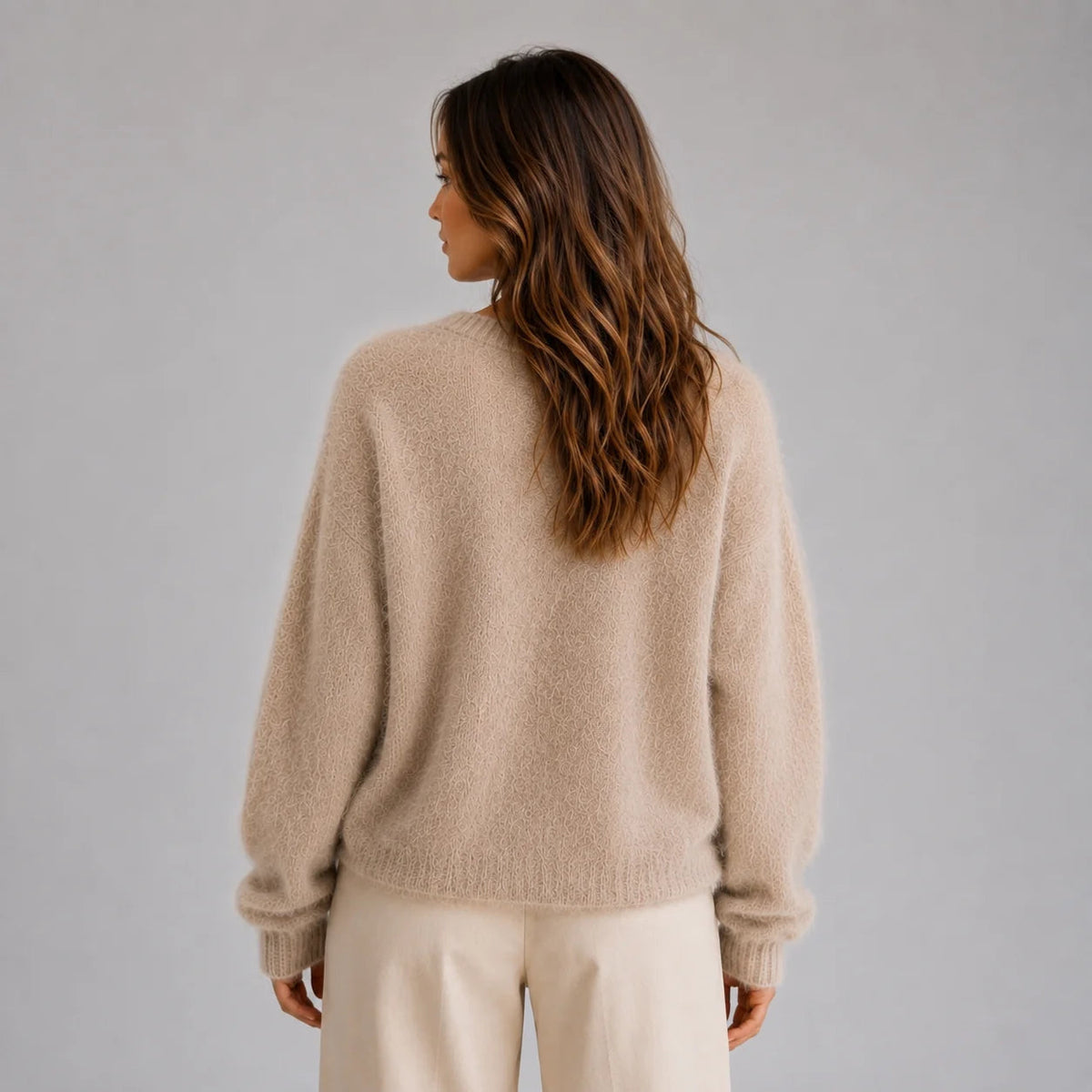 Cardigan Damen mit V-Ausschnitt und Knopfleiste, gemütlich und schick - 5 - Jasminaboutique.com
