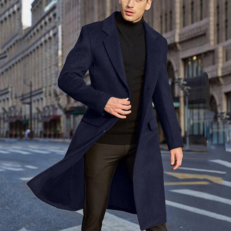 Langer Trenchcoat für Herren mit aufgesetzten Taschen - 1 - Jasminaboutique.com