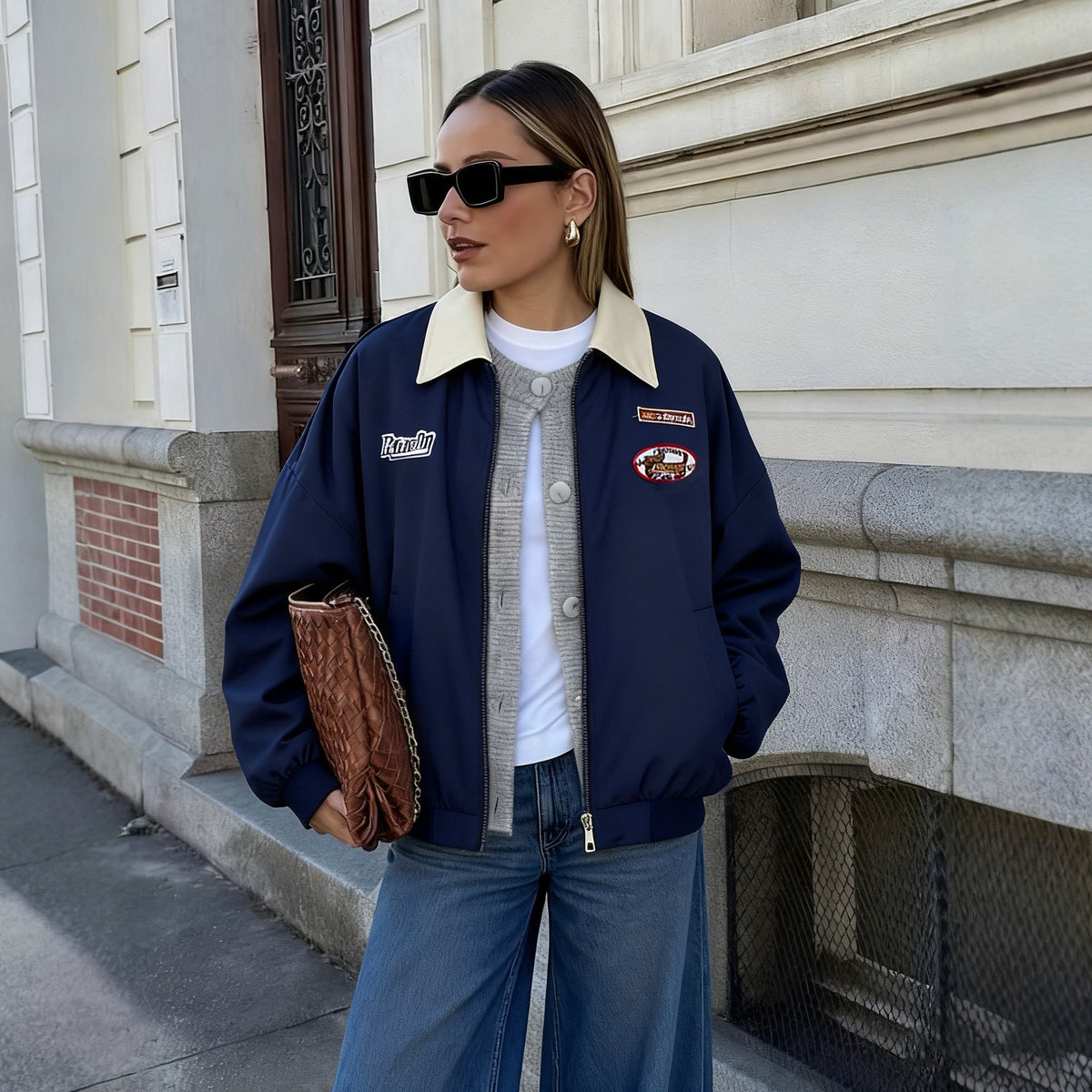 Bomberjacke Damen Relaxed Fit mit trendigen Patches - 1 - Jasminaboutique.com