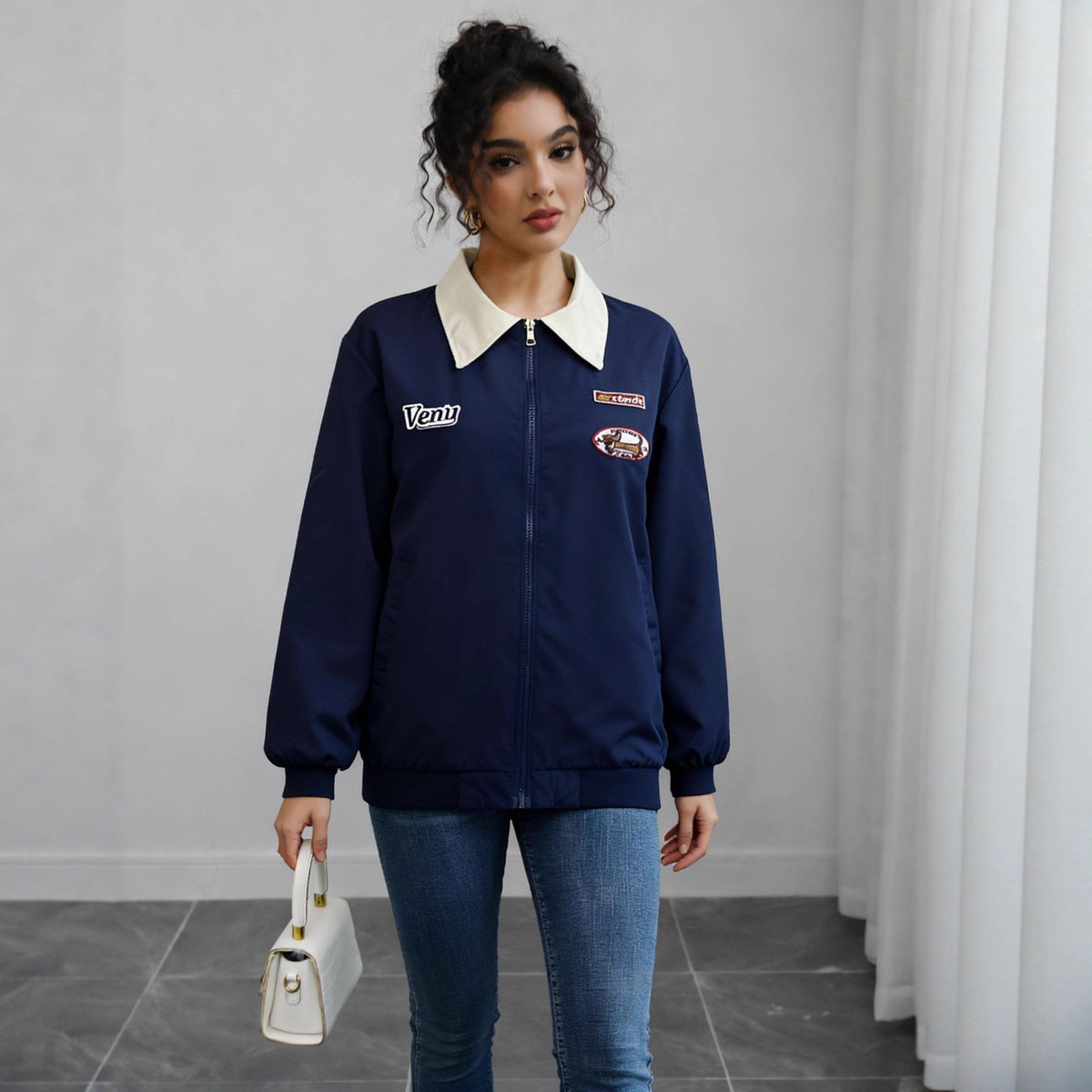Bomberjacke Damen Relaxed Fit mit trendigen Patches - 2 - Jasminaboutique.com