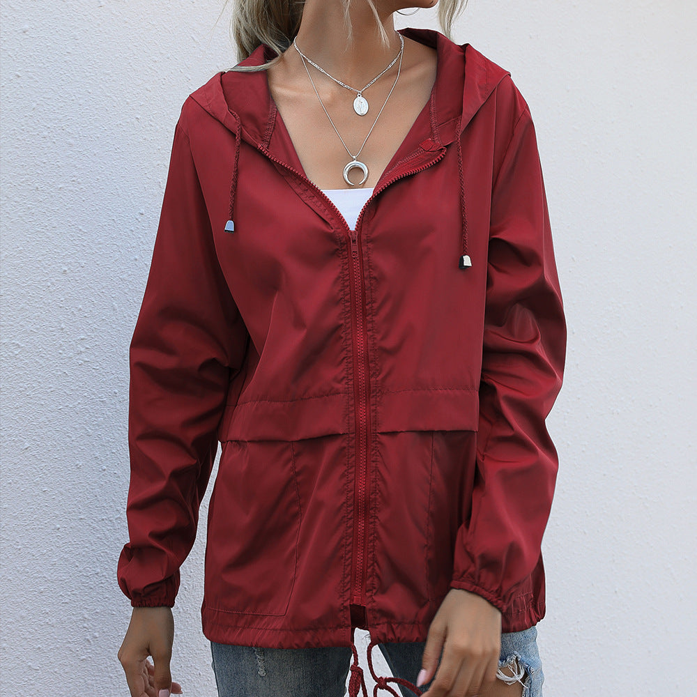 Leichte Damenjacke mit Kapuze und lockerer Passform | J&B - 6 - Jasminaboutique.com