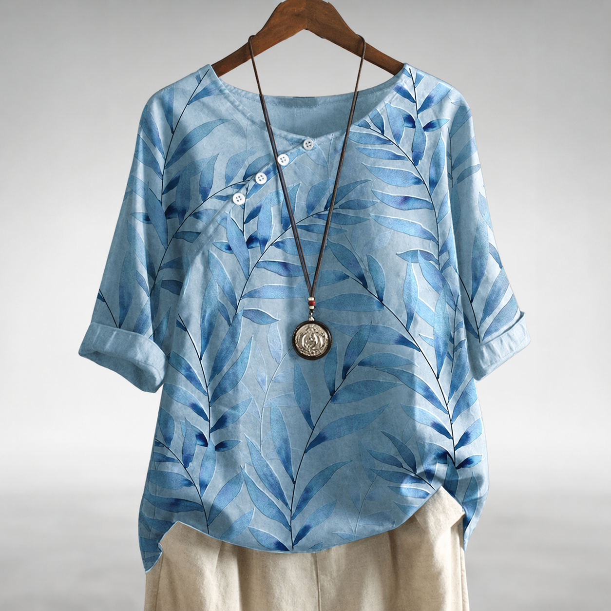 Sophie – Damenbluse mit Knopfdetails