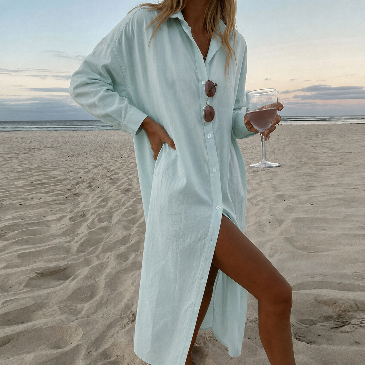 Kerstin – Stilvolles Strandkleid mit elegantem Schlitzdesign