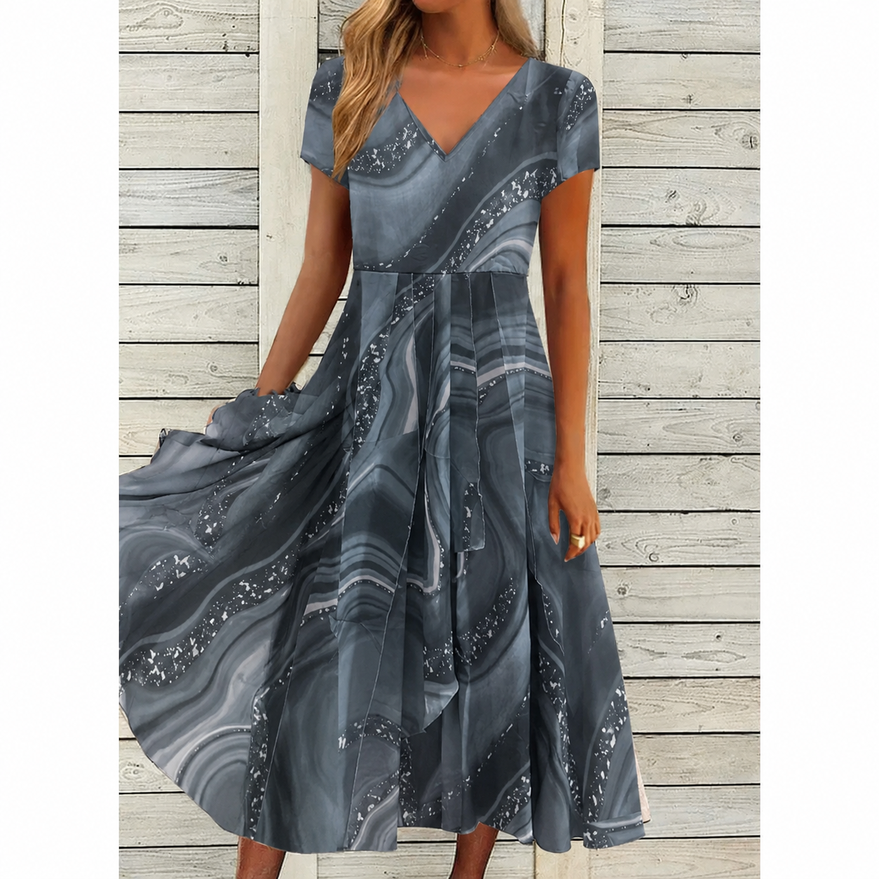 Britta – Elegantes Damenkleid mit floralem Design und V-Ausschnitt