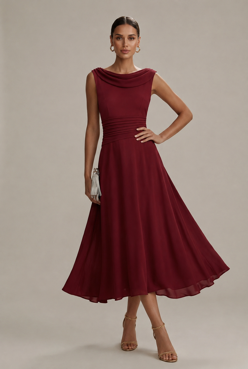 Mila – Stilvolles, ärmelloses Abendkleid mit raffiniertem Kragen