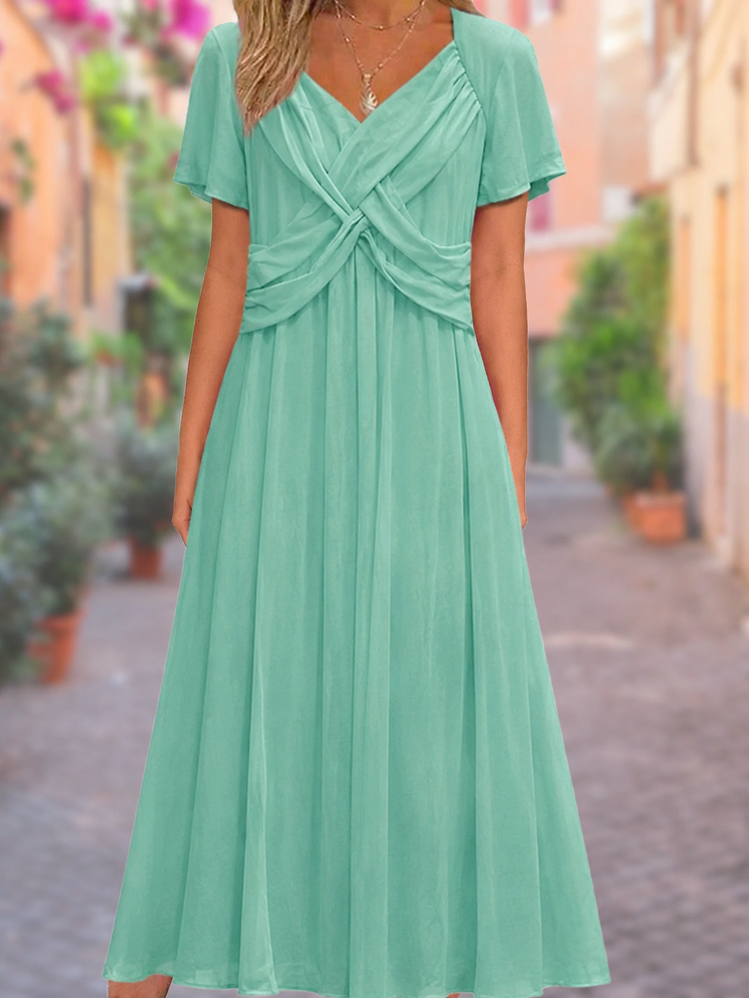 Emma – V-Ausschnitt Kleid mit verstecktem Bauchansatz