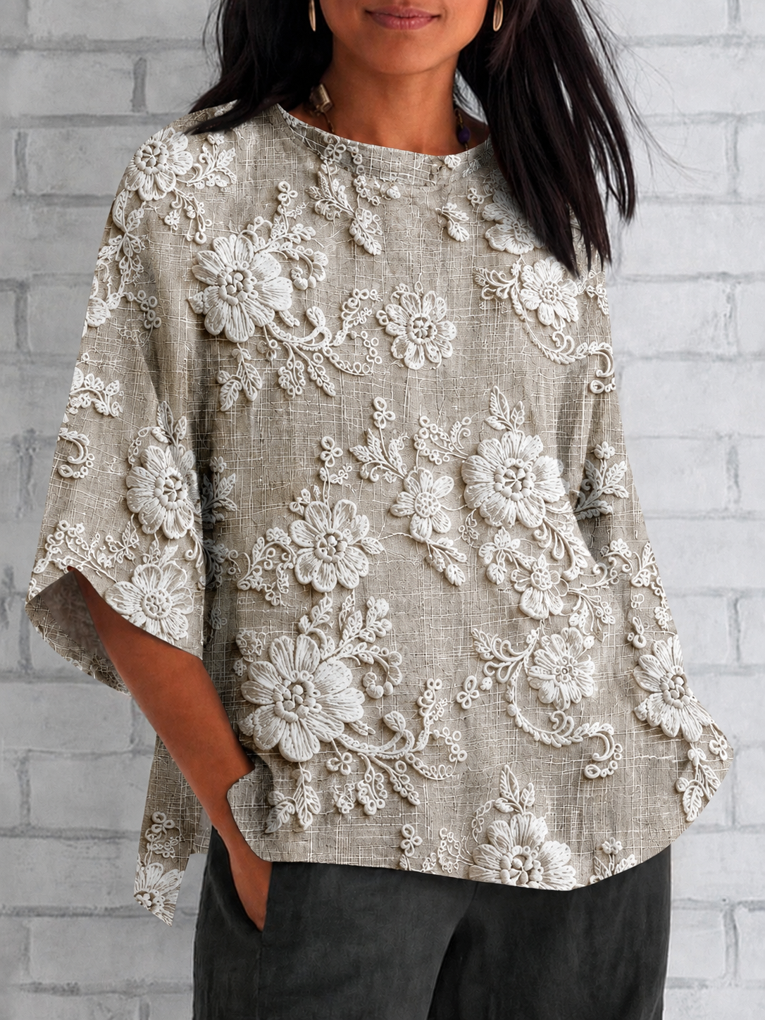Stefanie – Elegante Damenbluse mit floraler Stickerei