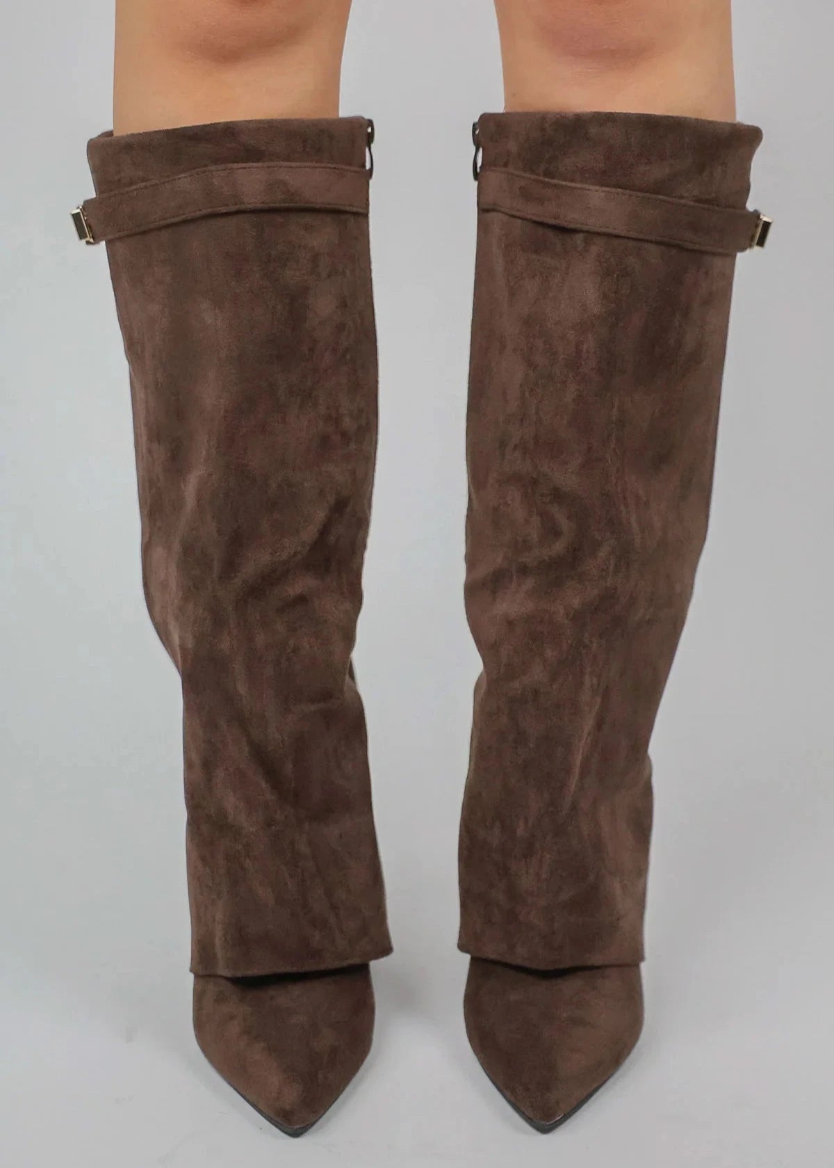 Kniehohe Stiefel Damen mit geradem Schaft und spitzer Kappe | J&B - 10 - Jasminaboutique.com