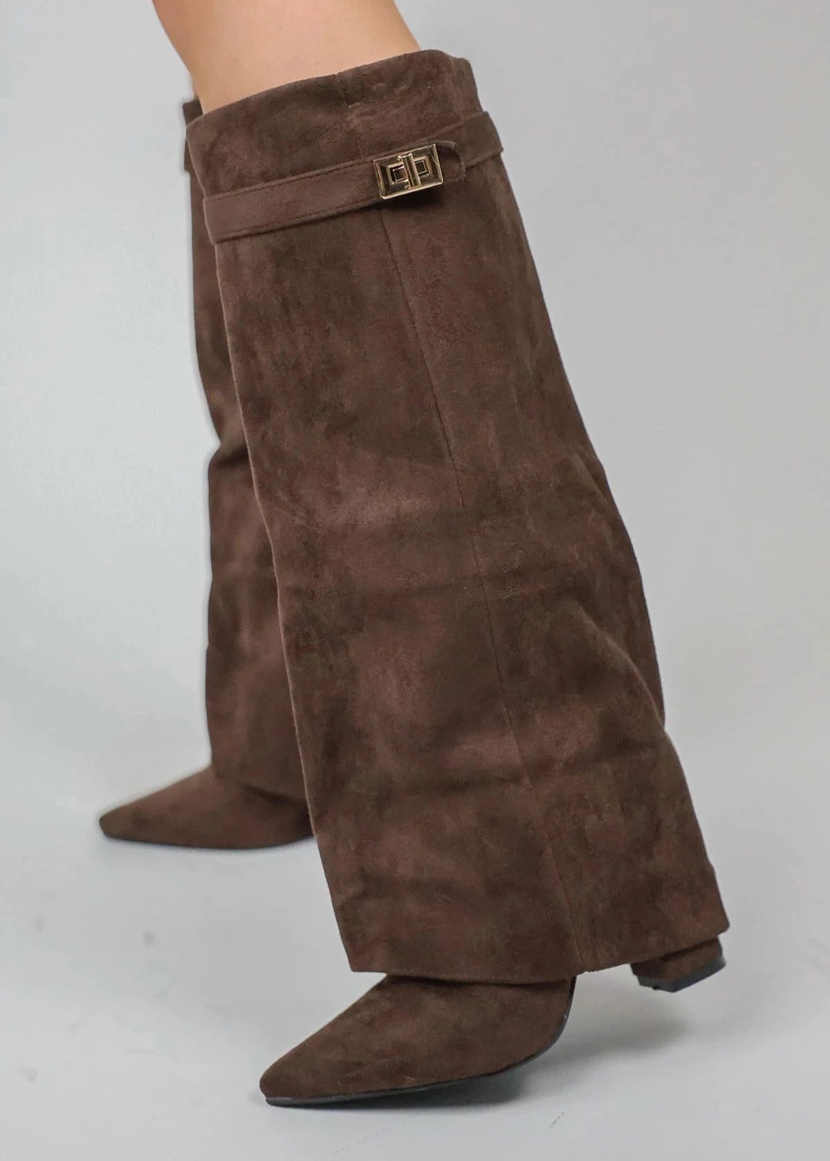 Kniehohe Stiefel Damen mit geradem Schaft und spitzer Kappe | J&B - 11 - Jasminaboutique.com