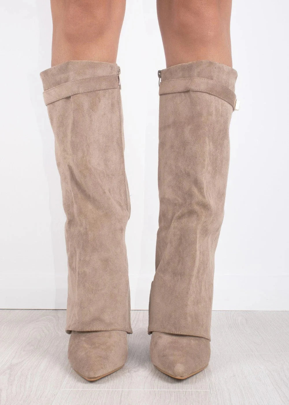 Kniehohe Stiefel Damen mit geradem Schaft und spitzer Kappe | J&B - 8 - Jasminaboutique.com