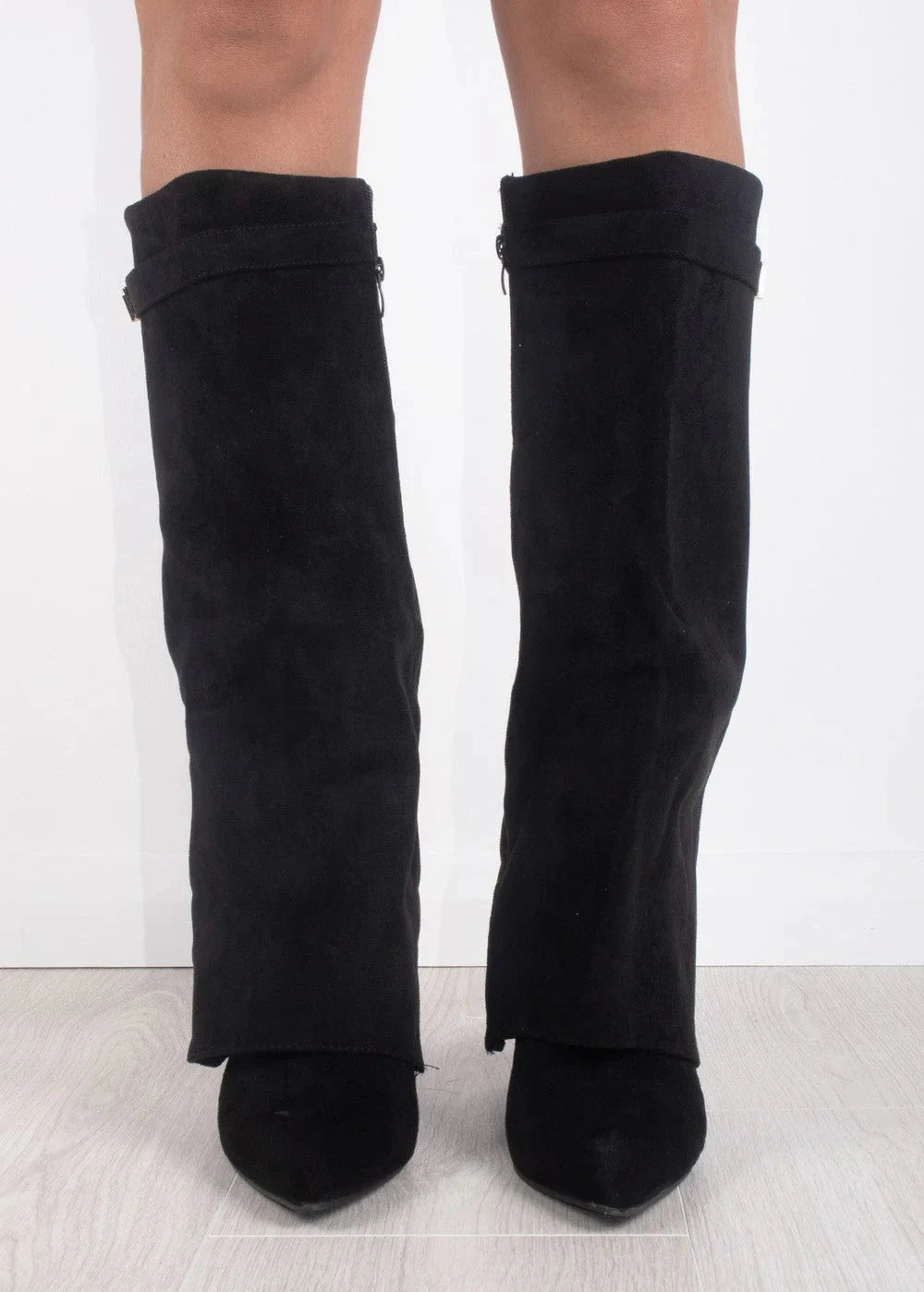 Kniehohe Stiefel Damen mit geradem Schaft und spitzer Kappe | J&B - 5 - Jasminaboutique.com