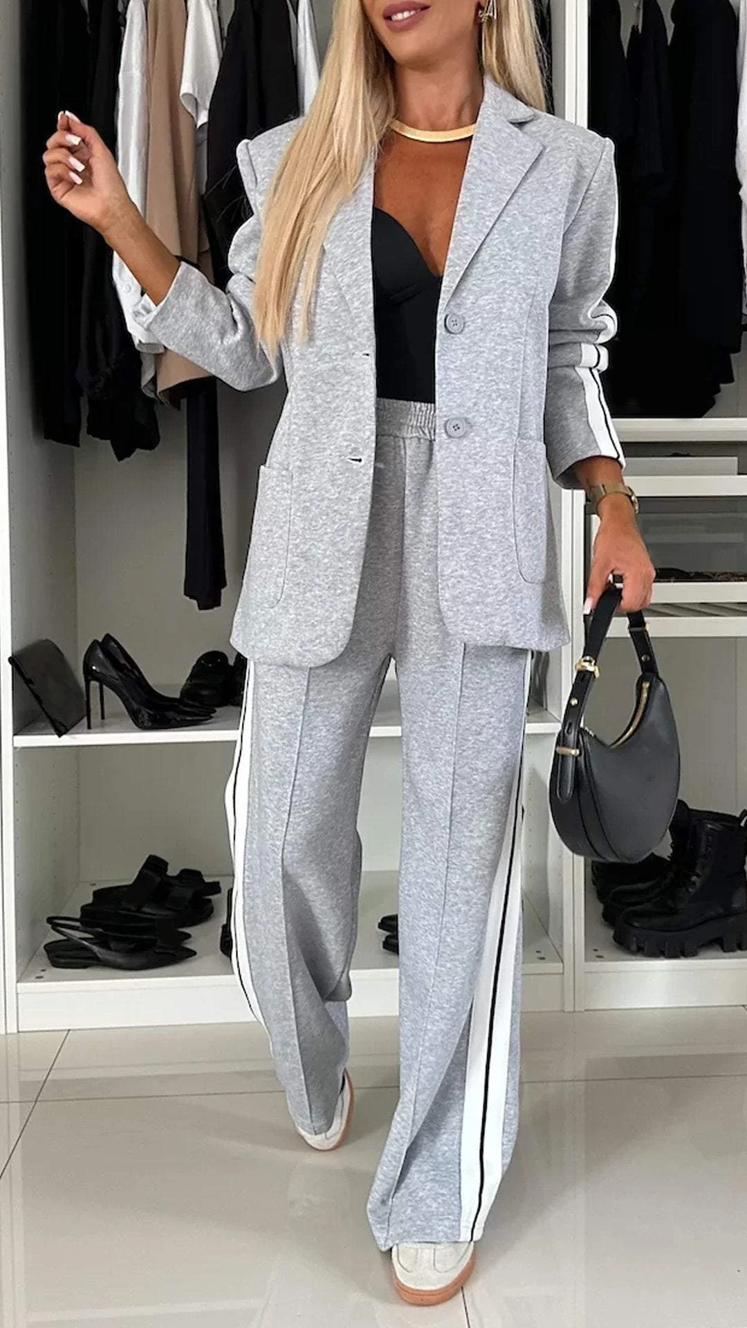 Two-Piece Set Women's Relaxed Fit Blazer and Pants with Stripes - Image 1