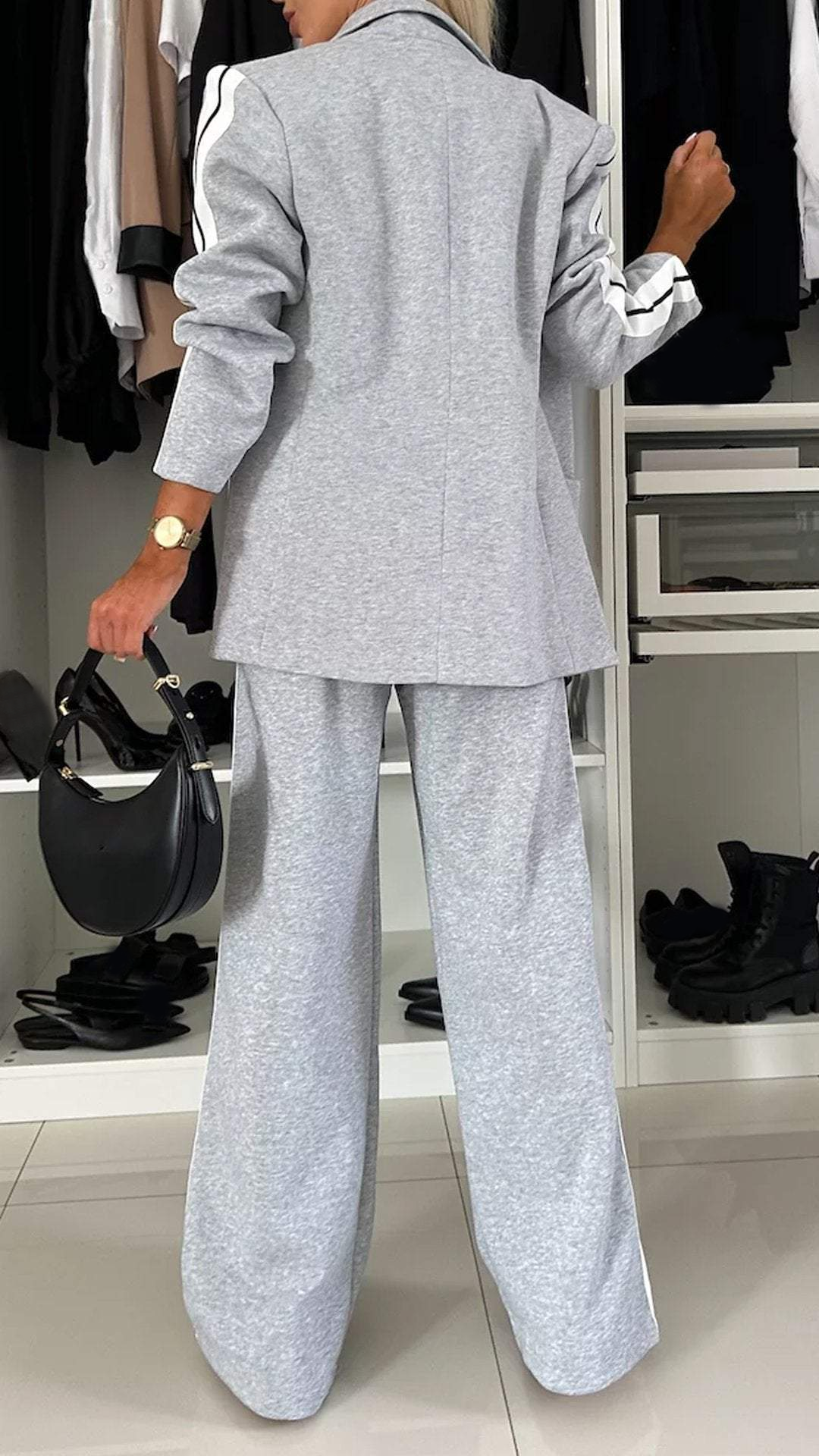 Two-Piece Set Women's Relaxed Fit Blazer and Pants with Stripes - Image 4
