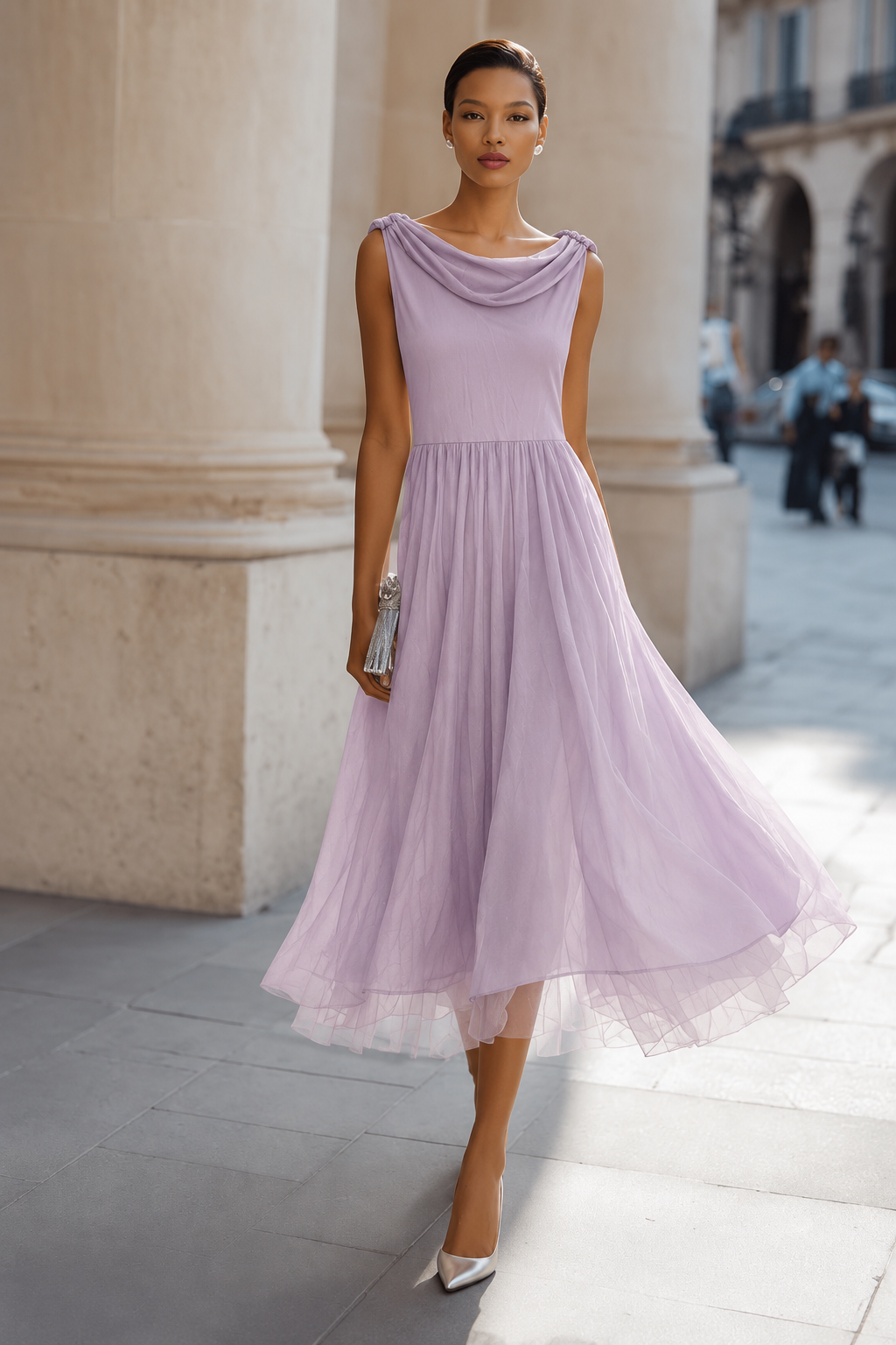 Midi-Kleid für Damen im eleganten Plissee-Stil mit Wasserfallausschnitt | J&B