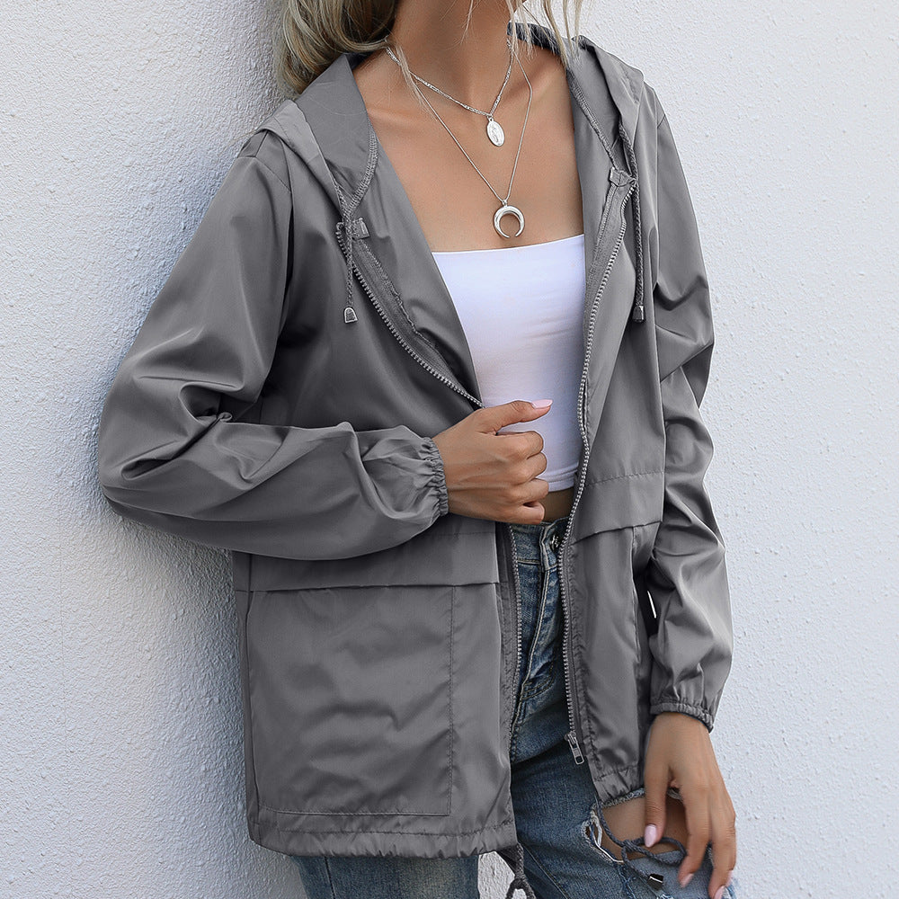 Leichte Damenjacke mit Kapuze und lockerer Passform | J&B - 2 - Jasminaboutique.com