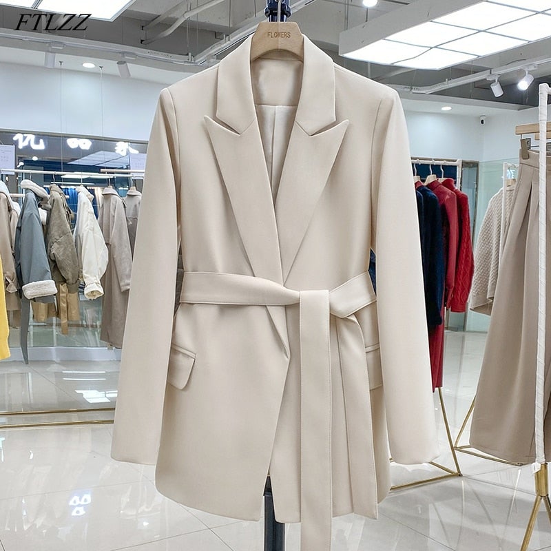 Blazer Women's tailored look with belted waist - Image 1