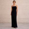 Das Schwarze Satin-Trägerkleid