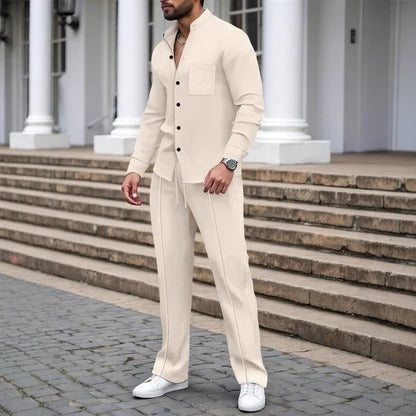 Zweiteiliges Outfit Herren mit Knopfleiste und taillierter Hose | J&B