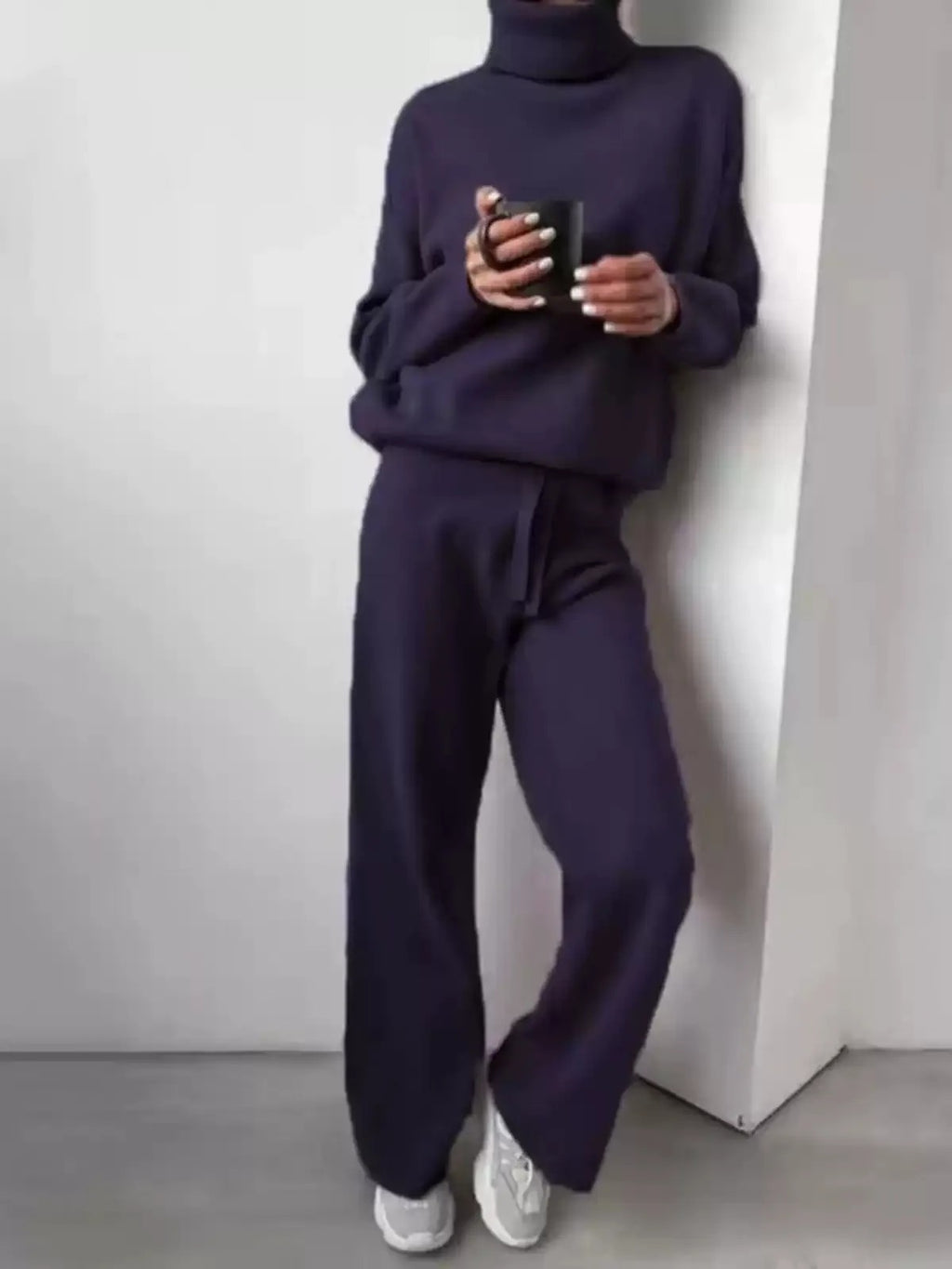 Zwei-Teiliges Set Damen mit Pullover und Hose im lässigen Schnitt | J&B