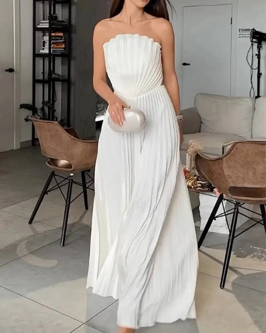 Lia – Elegantes, trägerloses Plisseekleid für besondere Momente