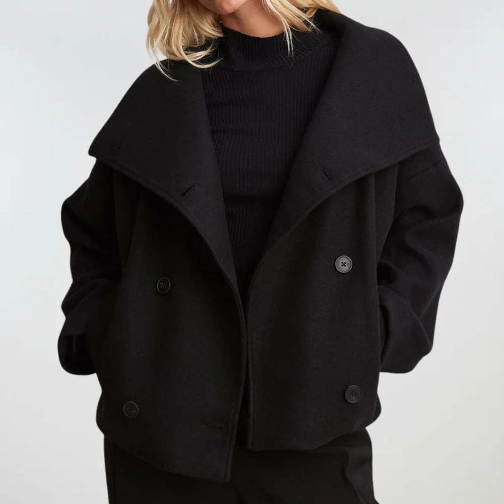 Damenjacke mit breitem Revers und zweireihigem Schnitt | J&B